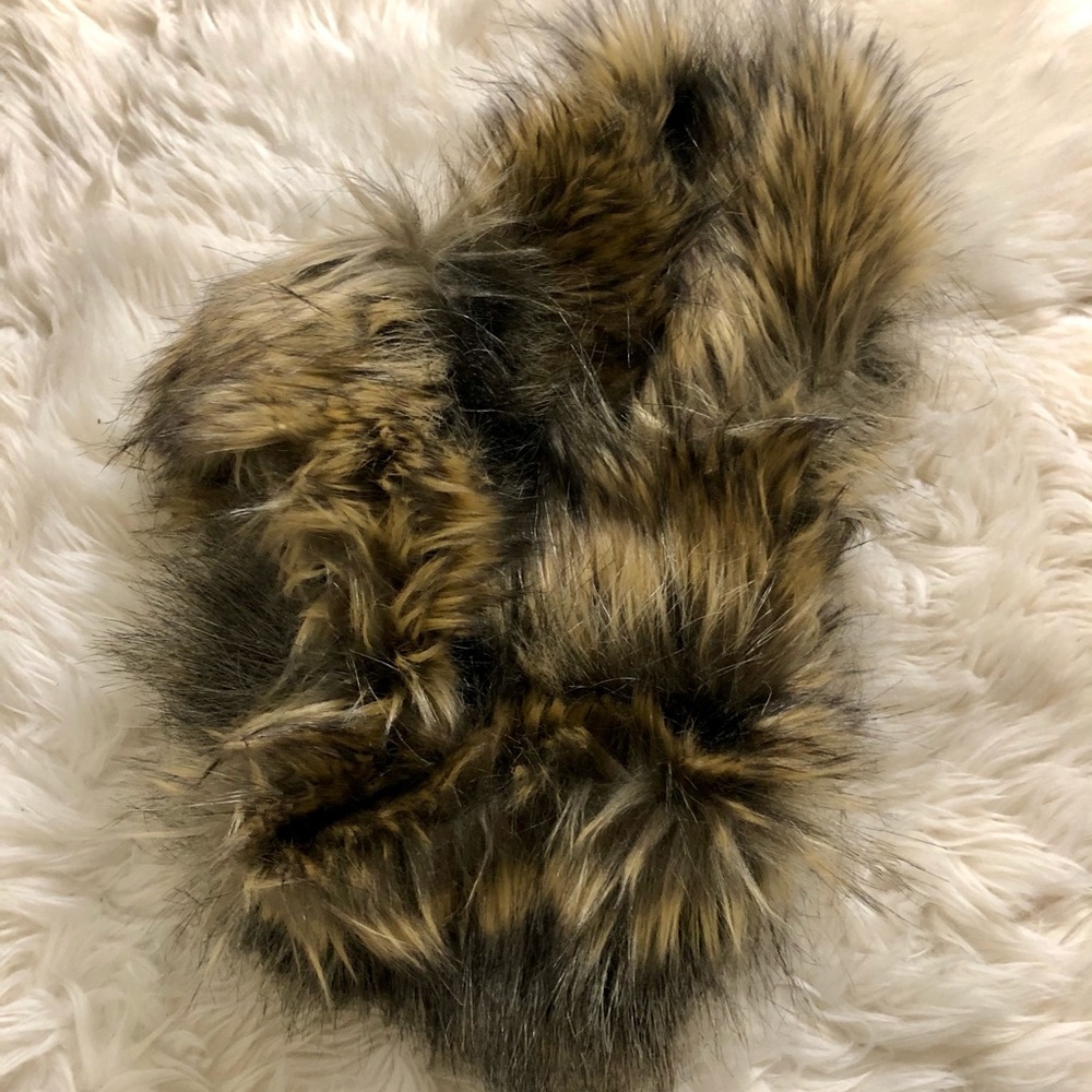 High quality faux fur infinity scarf - Picture 2 of 4